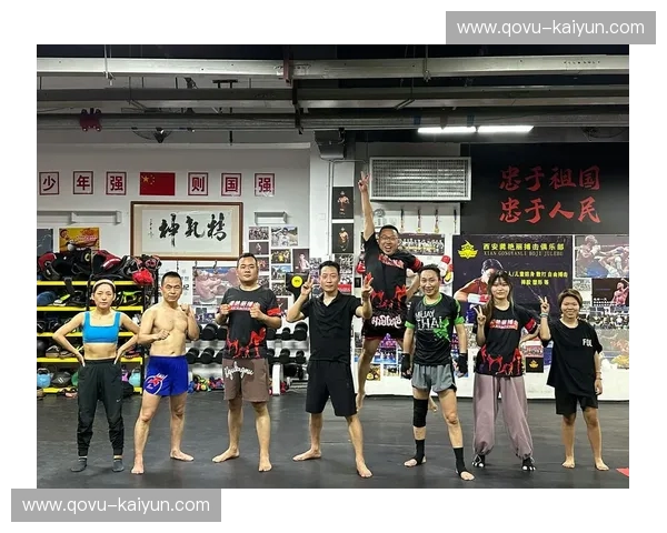 搏击俱乐部：城市里的野性与归属